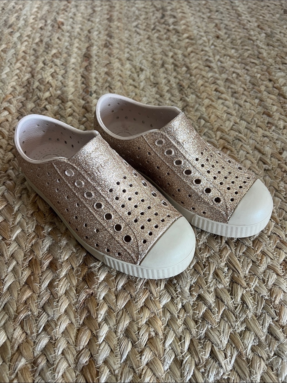 Girls Native Brand  Glitter Slip-On Sneakers in Rose Gold size 12 GUC